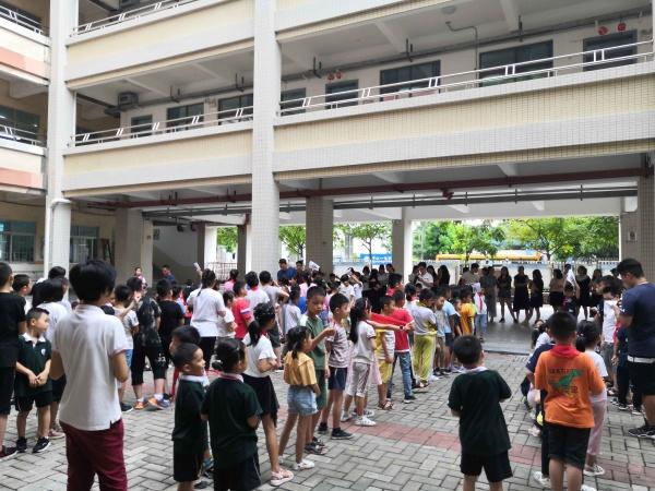 安全乘車 珍愛生命 翠景東方小學(xué)校車乘坐安全培訓(xùn) 安全乘車 珍愛生命 翠景東方小學(xué)校車乘坐安全培訓(xùn)