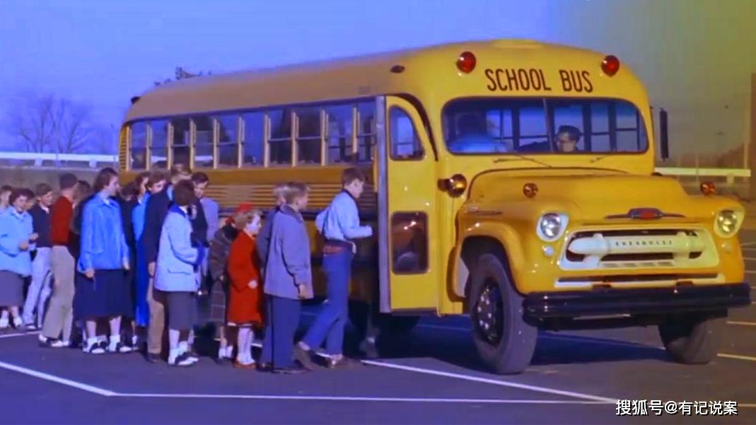 美國校車80年不變樣，無安全帶，卻安全70倍，2020年會變嗎