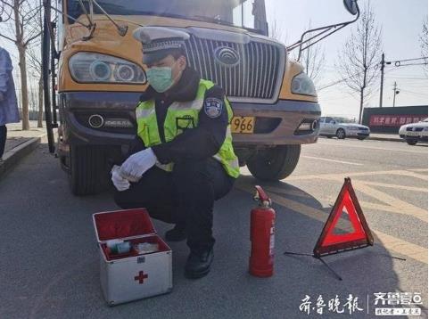 模擬開學!德州尚德小學開展疫情防控校車應急演練 模擬開學!德州尚德小學開展疫情防控校車應急演練